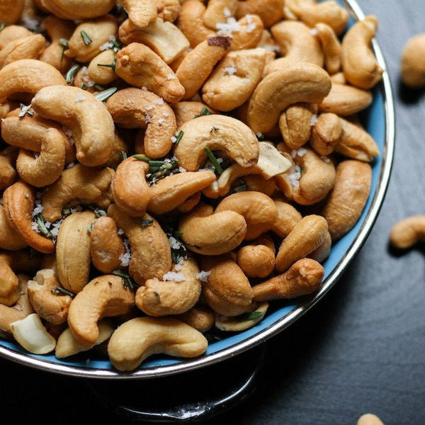 Vēlies samazināt holesterīna līmeni? Ēd riekstus! - Vitamins.lv